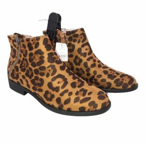 (SH-313) Time And Tru Leopard Print Boots Size 8